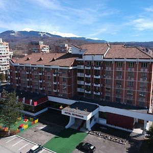 Hotel Petroshani srl